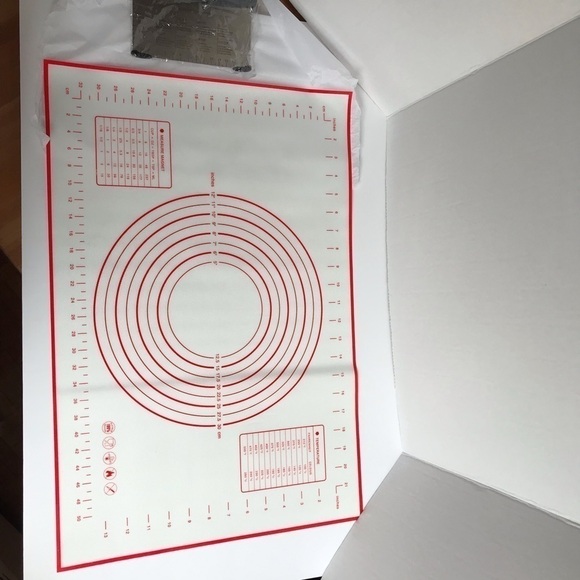 Nwt - Covotna, Set Of Silicone Pastry Mat And Stainless Steel Scrapper. - Picture 8 of 9